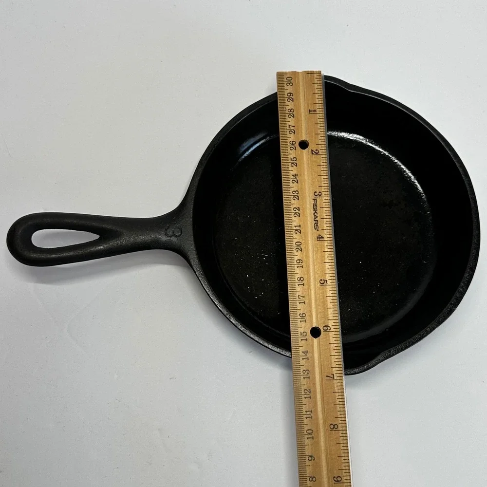 Wagner Ware 1053 No.3 Smooth Bottom Cast Iron Skillet Dual Pour‎ Spouts Vintage